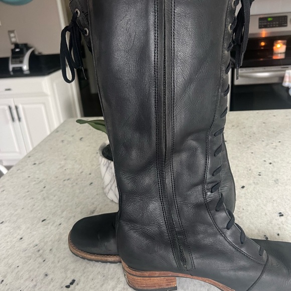 UGG Australia lace up boots *RARE* - Picture 5 of 7